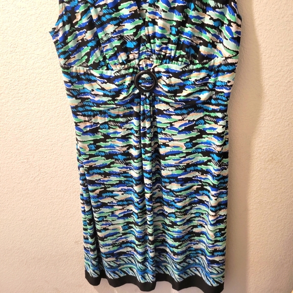 Dress - Picture 3 of 4